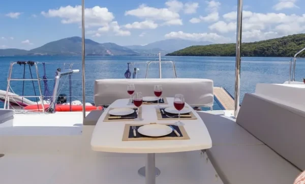 Lagoon 450 F - Boatscribe.com
