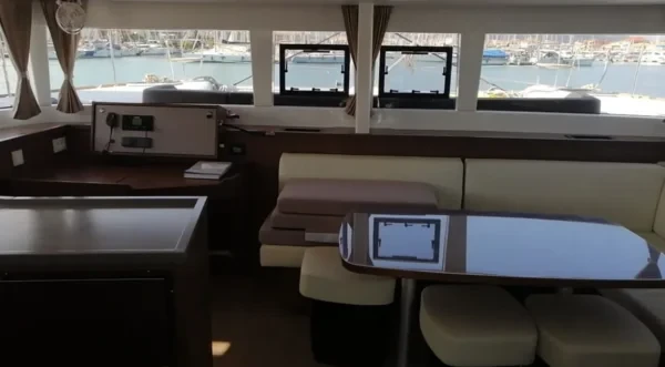 Lagoon 450 F - Boatscribe.com