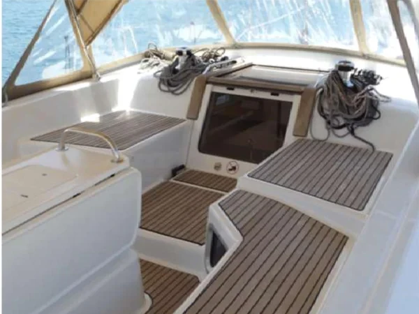 Jeanneau 53 - Boatscribe.com