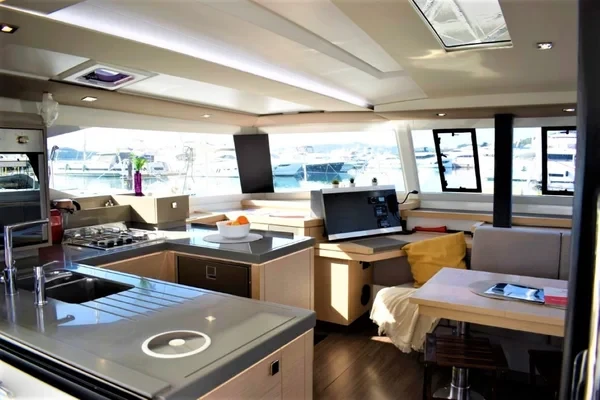Astrea 42 - Boatscribe.com