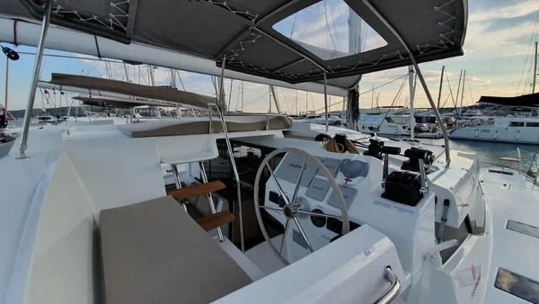 Astrea 42 - Boatscribe.com