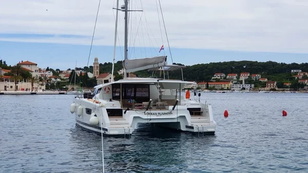 Astrea 42 - Boatscribe.com