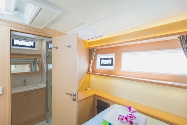 Lagoon 52 F - Boatscribe.com