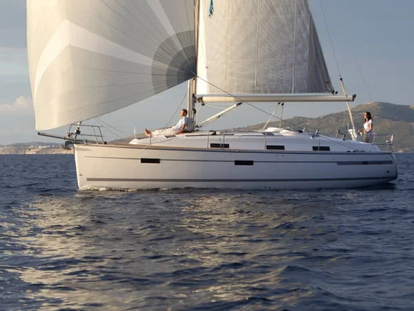 Bavaria 36 Cruiser - Boatscribe.com