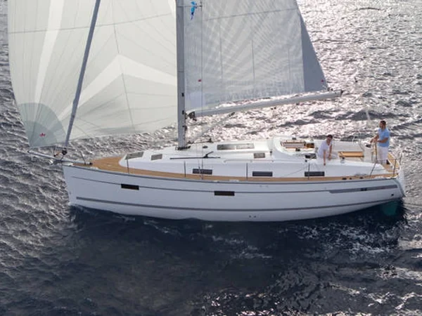 Bavaria 36 Cruiser - Boatscribe.com