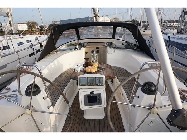 Bavaria 40 Cruiser - Boatscribe.com