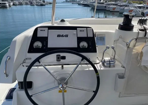 Lagoon 42 - Boatscribe.com