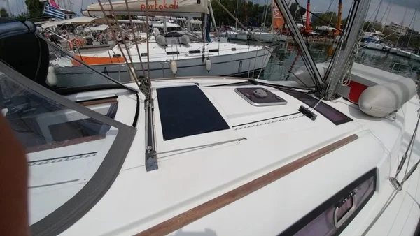 Oceanis 43 - Boatscribe.com