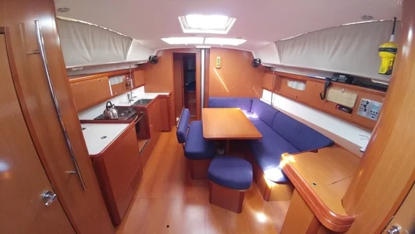 Oceanis 43 - Boatscribe.com