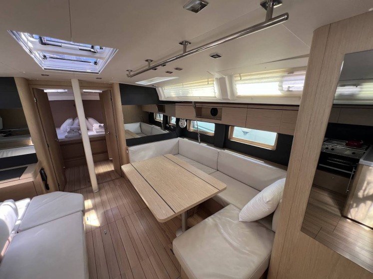Oceanis 51.1 - Boatscribe.com