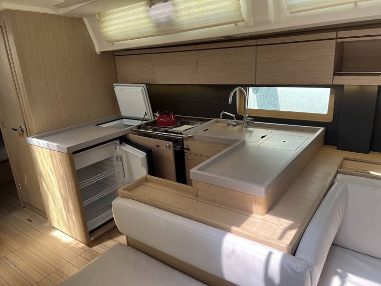 Oceanis 51.1 - Boatscribe.com