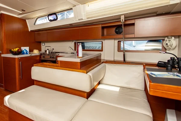 Oceanis 51.1 - Boatscribe.com