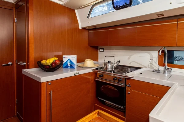 Oceanis 51.1 - Boatscribe.com