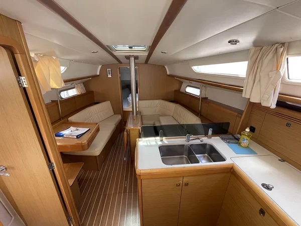 Sun Odyssey 36i - Boatscribe.com