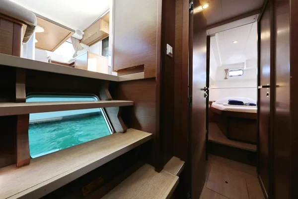 Lagoon 40 - Boatscribe.com
