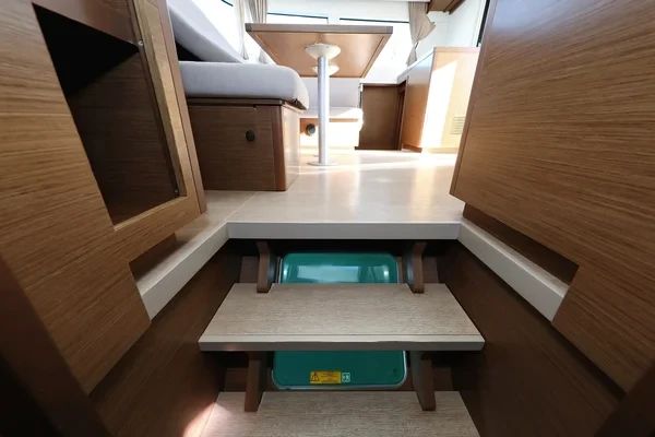 Lagoon 40 - Boatscribe.com