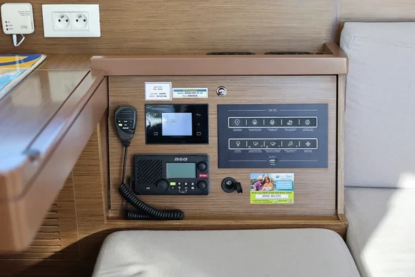 Lagoon 40 - Boatscribe.com