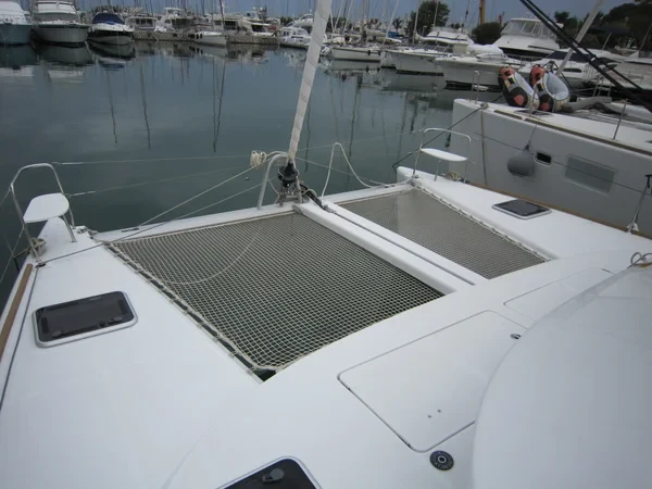 Lagoon 380 - Boatscribe.com