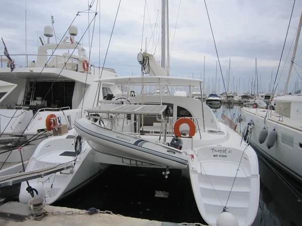 Lagoon 380 - Boatscribe.com