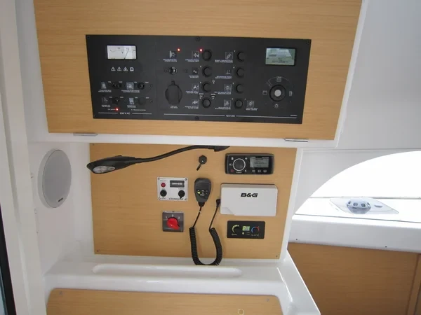 Lagoon 380 - Boatscribe.com