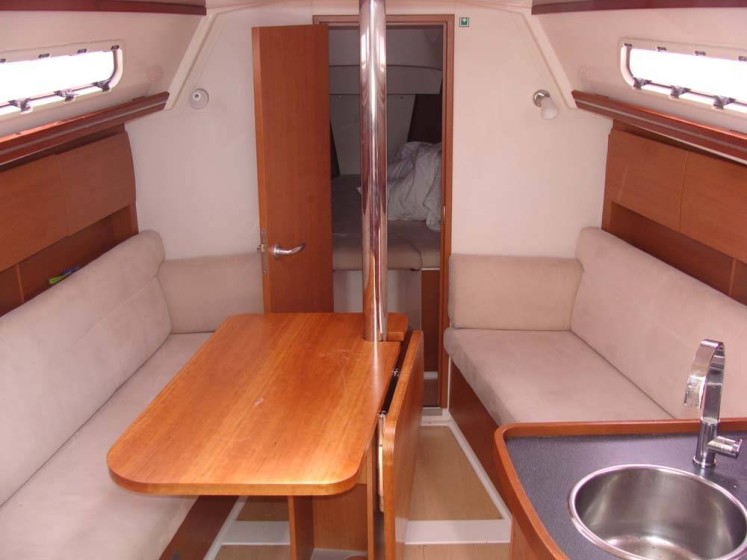 Hanse 325 - Boatscribe.com