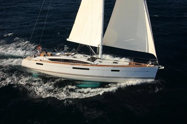 Jeanneau 53 - Boatscribe.com